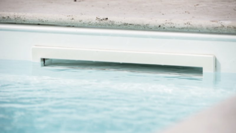 Slim-Skimmer mit Wasserstand 6 bis 8 cm unter dem Beckenrand